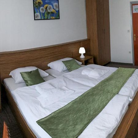 Hotel Restavracija In Prenocisca Carda Martjanci Zewnętrze zdjęcie