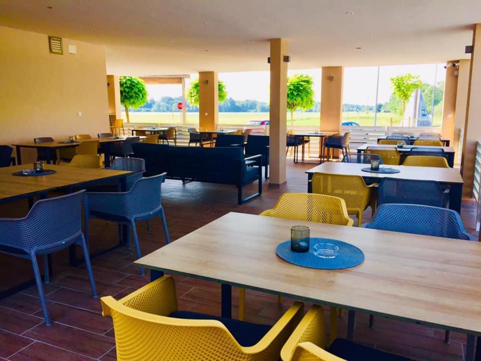Hotel Restavracija In Prenocisca Carda Martjanci Zewnętrze zdjęcie
