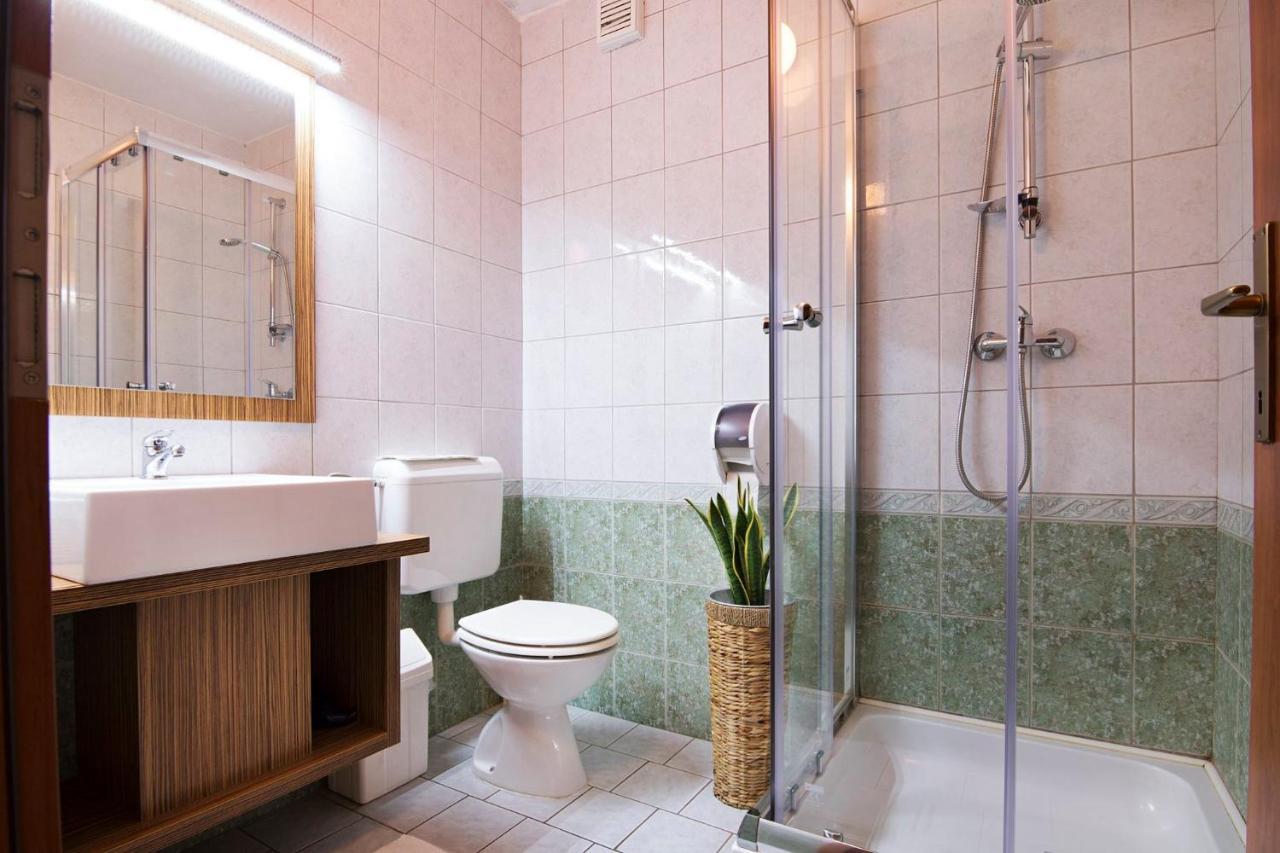 Hotel Restavracija In Prenocisca Carda Martjanci Zewnętrze zdjęcie